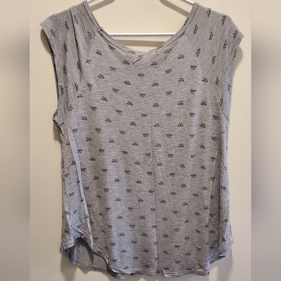 ☆ 3/35$ | REBEL SUGAR | Cat Print loose Tee in Size Medium - Picture 2 of 5